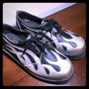 Sha Sha fine shoes, silver tribal flames.